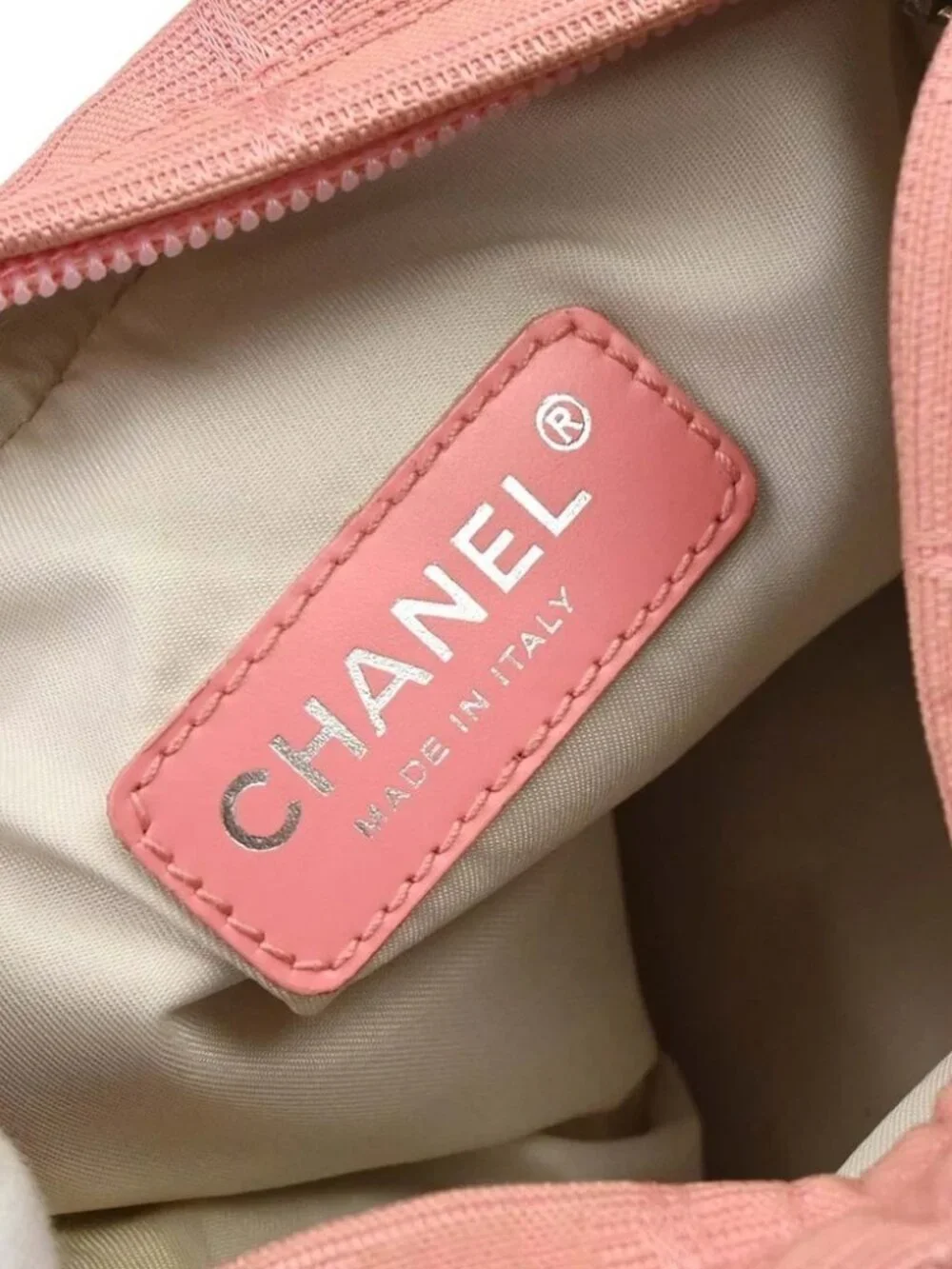 CHANEL outside 	a